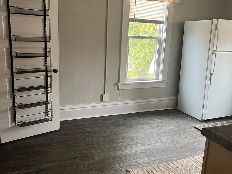 301 E Washington St #2 — Photo 9
