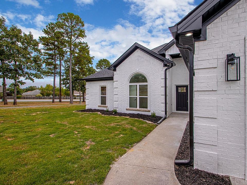 1st image of 101 Pleasantwood Dr