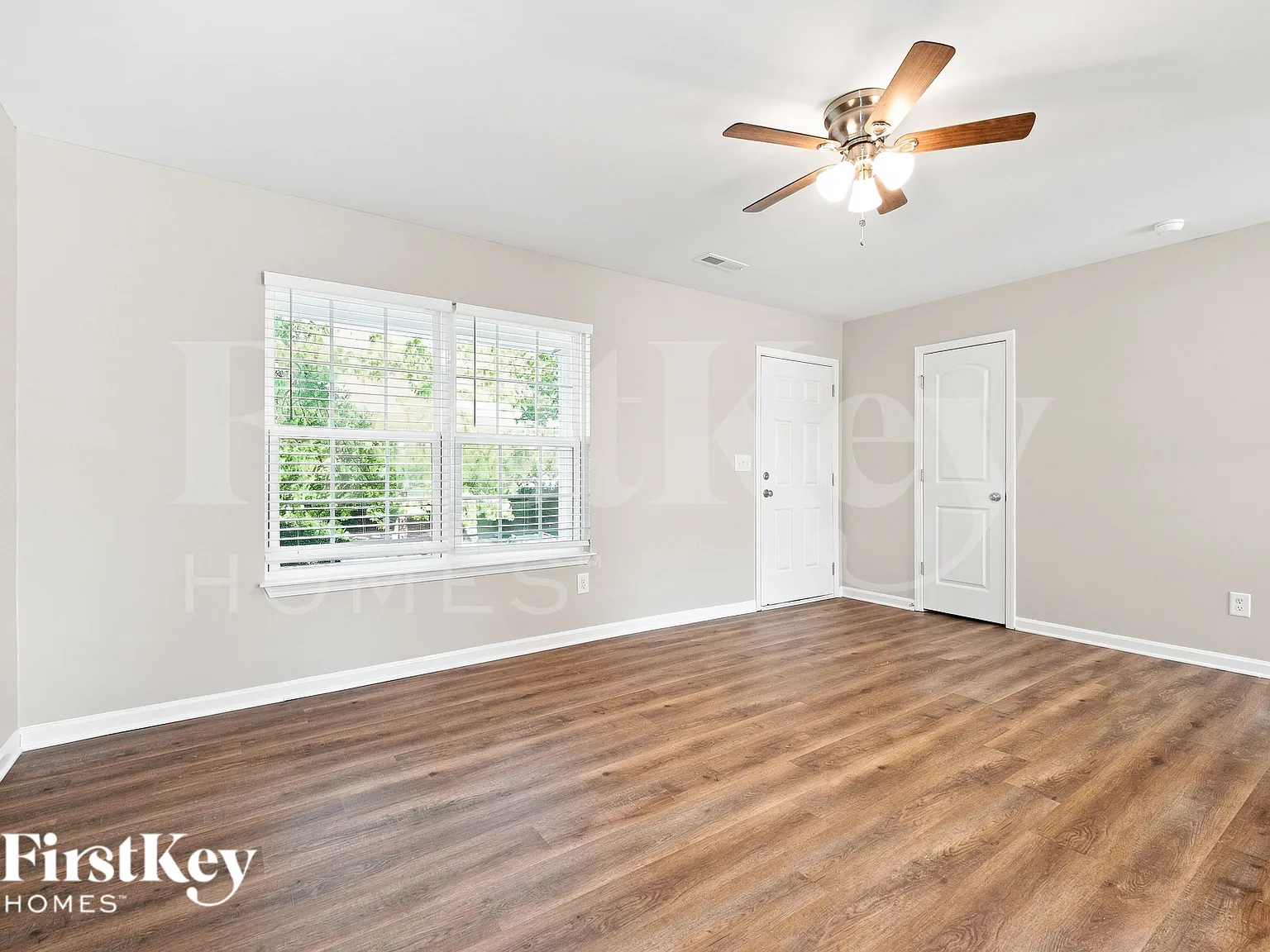 4 bed, 2.5 bath, 1635 sqft, $2,120 — Photo 2