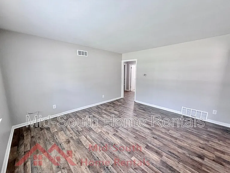 3040 S Edgeware Rd — Photo 10