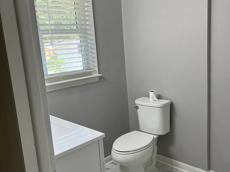1605 Crest Dr — Photo 9