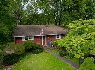 25 Church St, Bloomsbury, NJ 08804