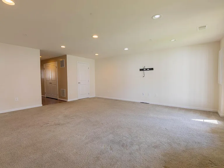6407 Walcott Ln — Photo 15