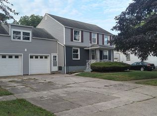 831 W Center St, Fostoria, OH