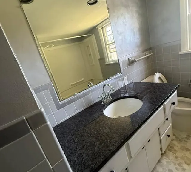 Bathroom - pic 2