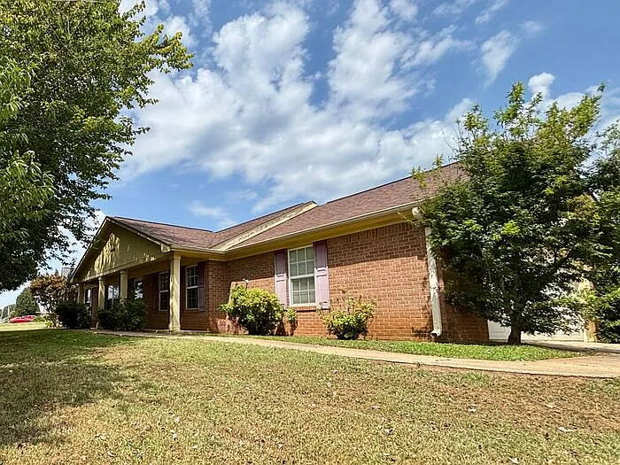 115 Country Charm Ln