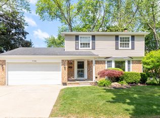 680 Eastlook Dr, Saline, MI 48176