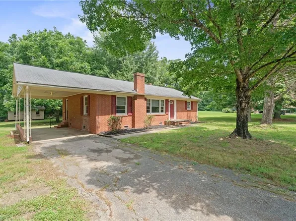 147 Oakdale Cir, Mocksville, NC 27028