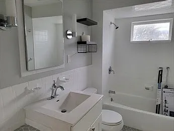 178 White St — Photo 3