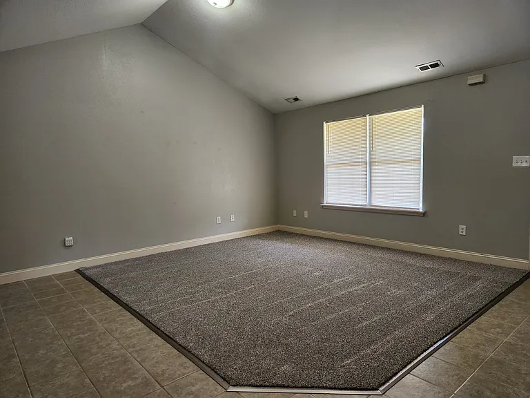 7135 Hurst Ln — Photo 5