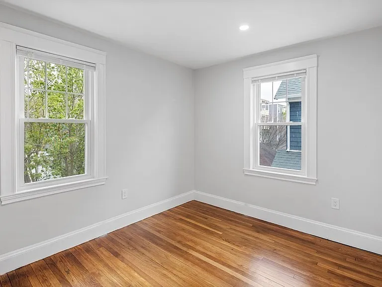 79 Lenoxdale Ave #2 — Photo 6