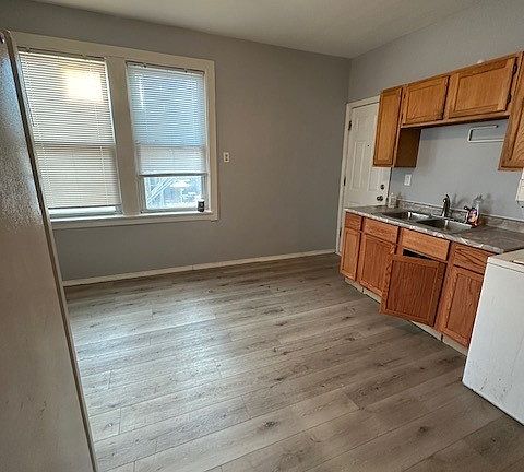 3rd image of 512 N Ashland Ave #F1b