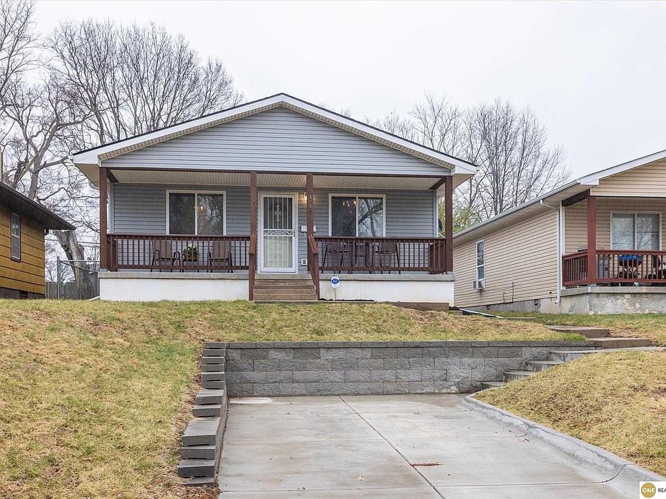 1st image of 3735 N 40th Ave