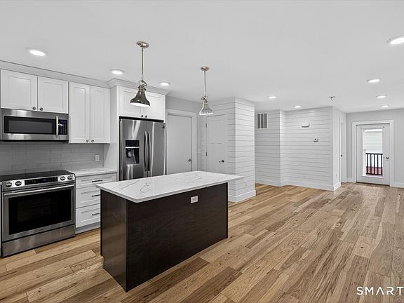 4th image of 32-1/2 Village Road