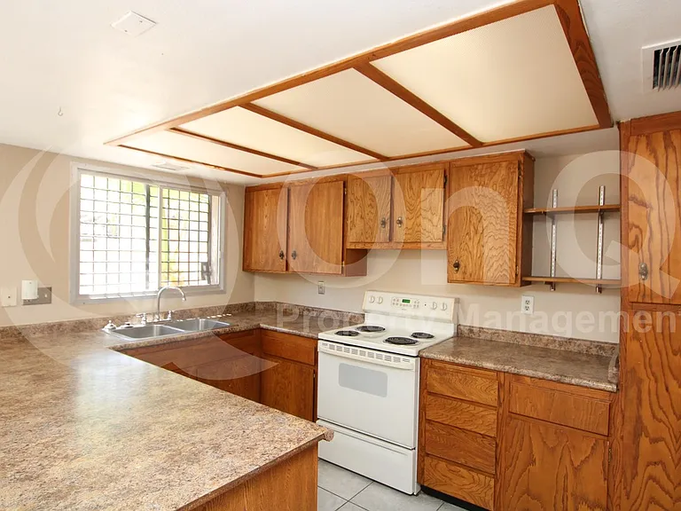 3843 S Mill Ave — Photo 2