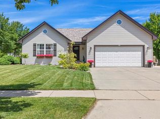 704 E Randy Rd, Oak Creek, WI 53154