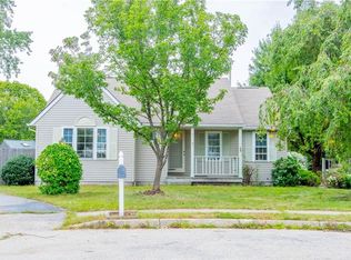 7 Linda Cir, Warwick, RI 02886