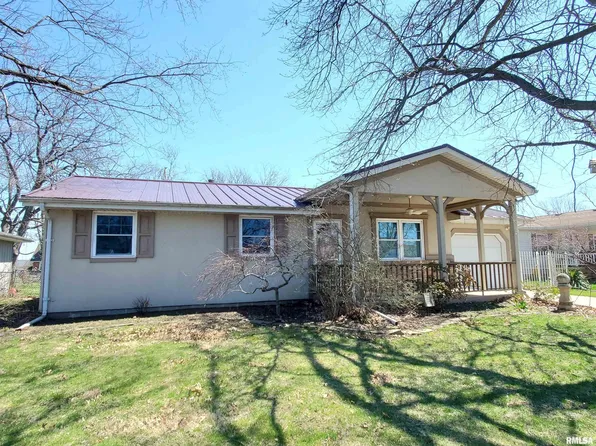 210 N Bradbury St, Deer Creek, IL 61733