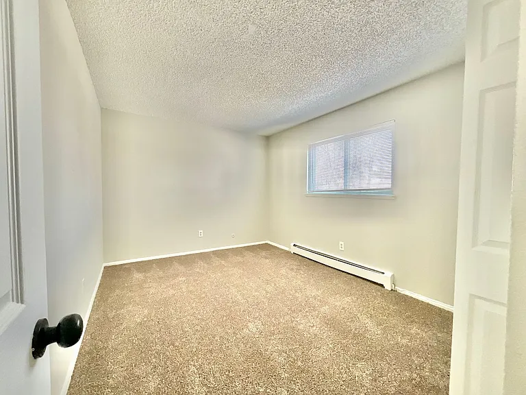 Westwind Apartments — Photo 31