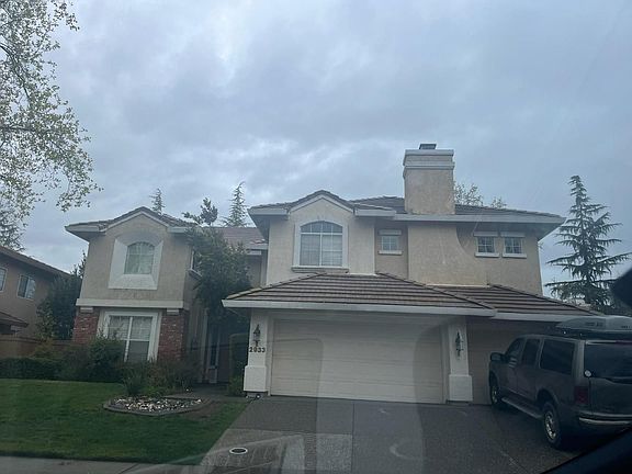 2nd image of 2933 Nelson Dr