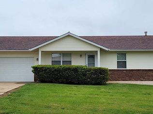 150 Universal Dr, Saint Peters, MO