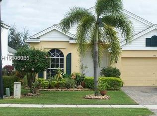 140 Kensington Way, Royal Palm Beach, FL 33414