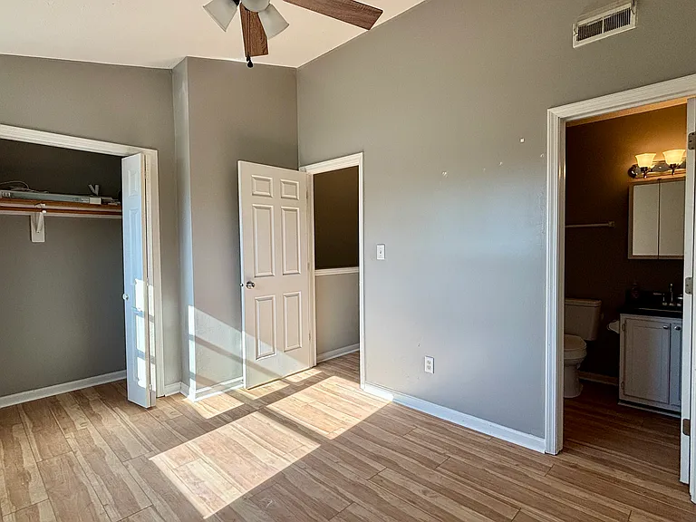 6086 Southbay Dr — Photo 18