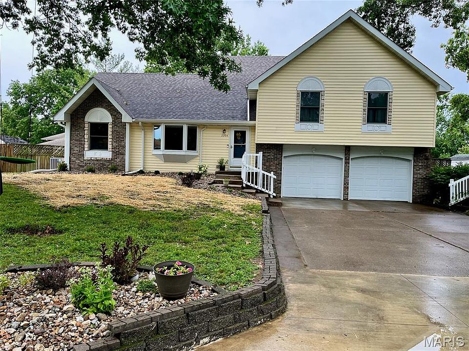 1st image of 2204 Crestline Dr