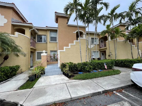 7851 NW 6th St APT 203, Pembroke Pines, FL 33024