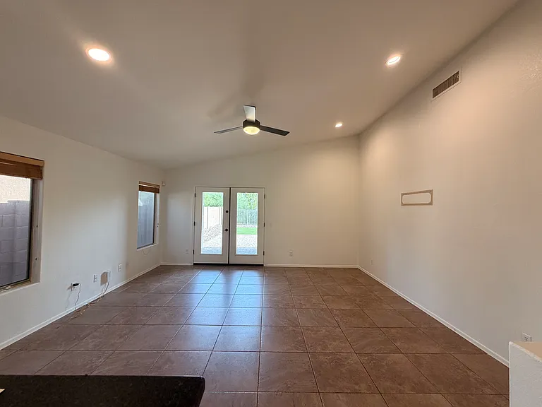 4657 E Matt Dillon Trl — Photo 5