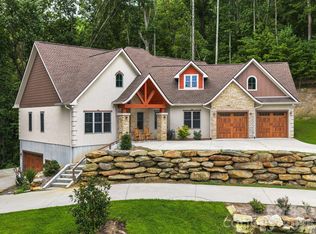 281 Judson Ridge Rd, Horse Shoe, NC 28704