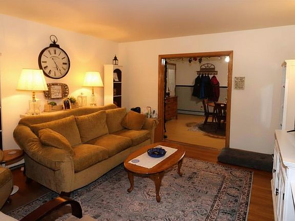 5th image of 614 Cheshire Street