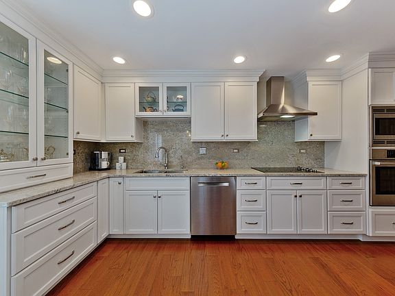 5th image of 6 Oak Brook Club Dr APT J204