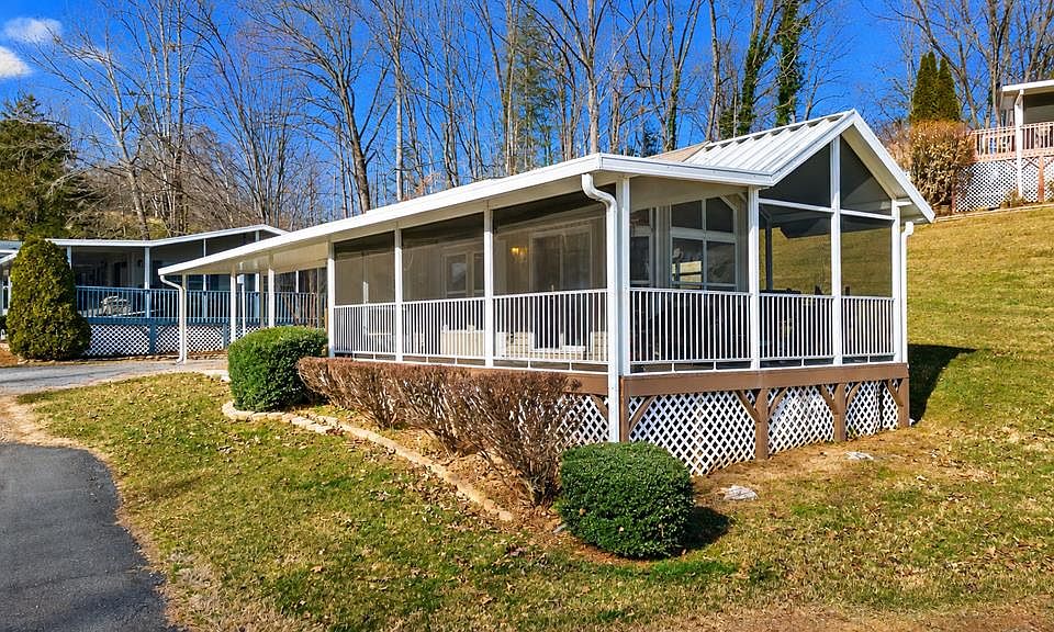 1st image of 137 Country Woods Dr