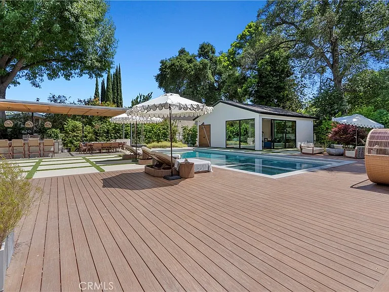 5050 Arundel Dr — Photo 25