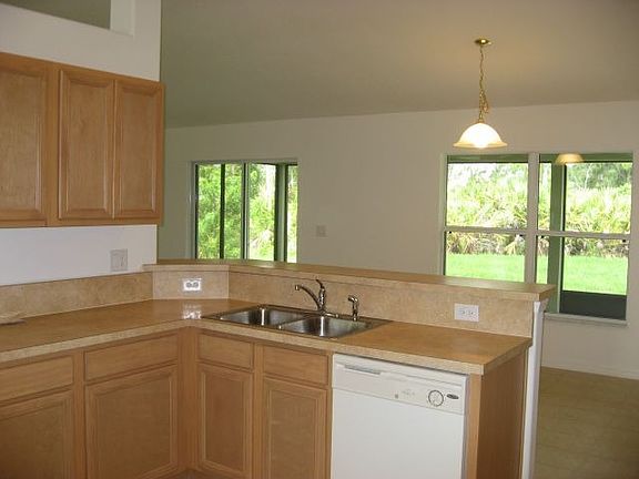 OVERLOOKS FAMILY ROOM
