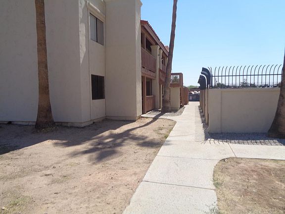3rd image of 4325 N 21st Dr APT 4