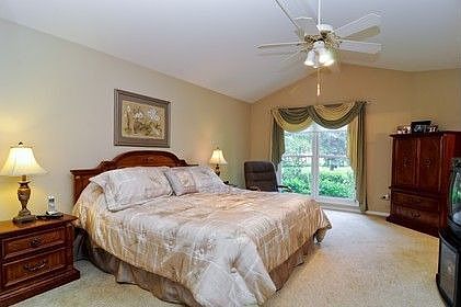 5th image of 2210 Lake Shore Cir