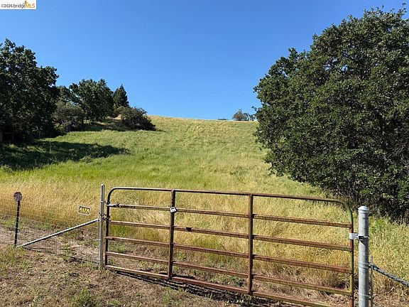 3rd image of 0 Cowell Rd