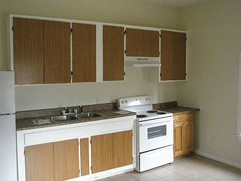 4th image of 411 E 2nd Ave