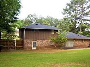 2475 Ravencliff Rd, Atlanta, GA 30349