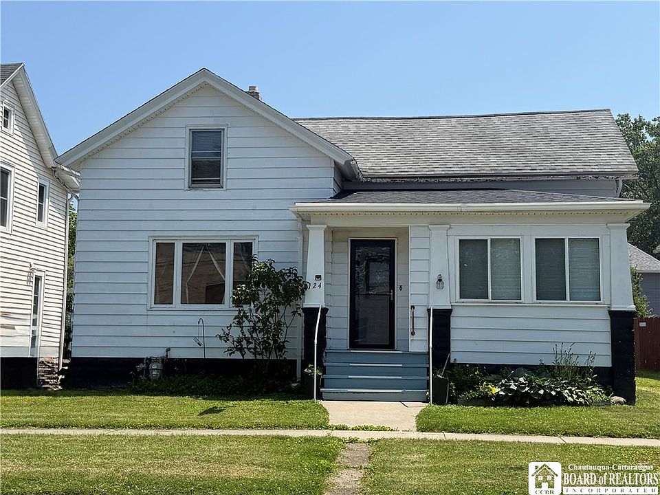 1st image of 124 S Jerboa St