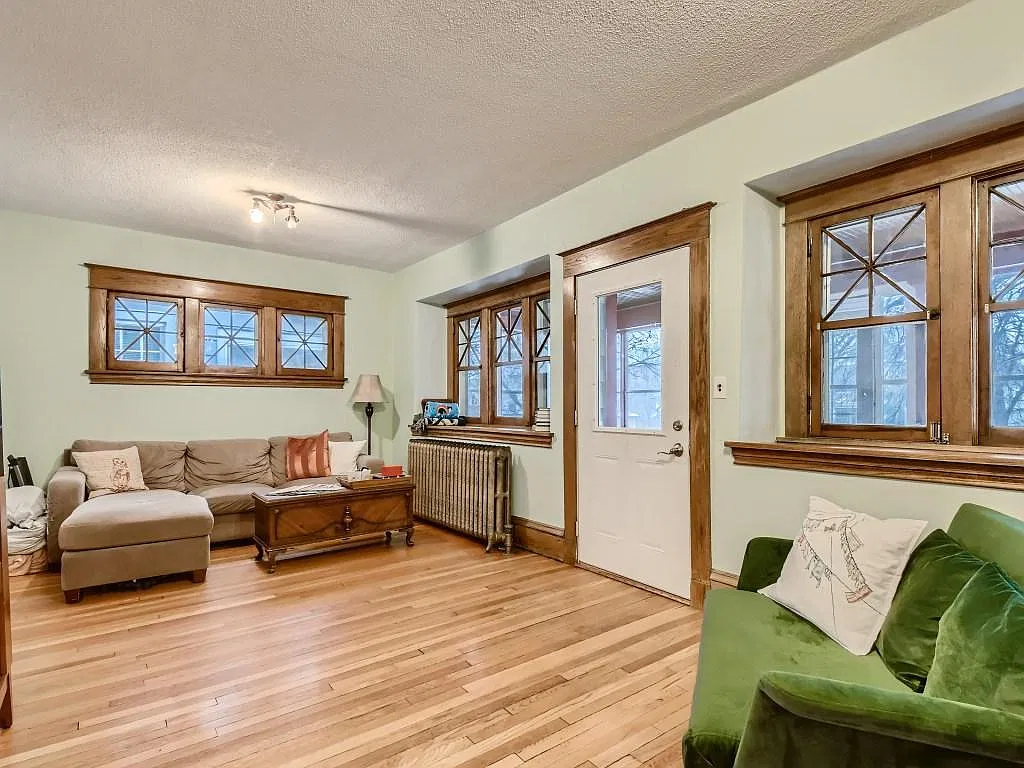 4 bed, 2356 sqft, $2,650 — Photo 4