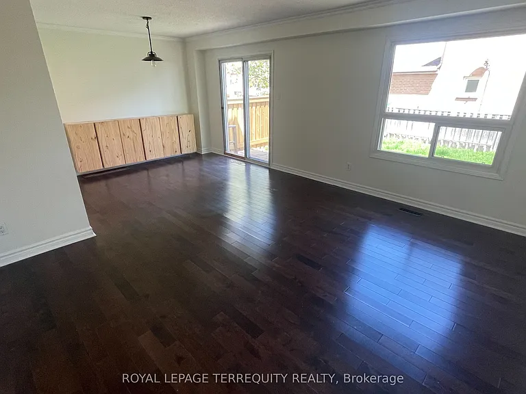 3151 Bracknell Cres — Photo 15