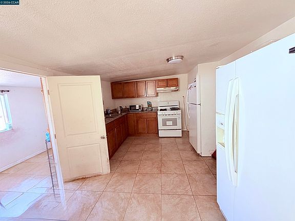 5th image of 2625 75th Ave