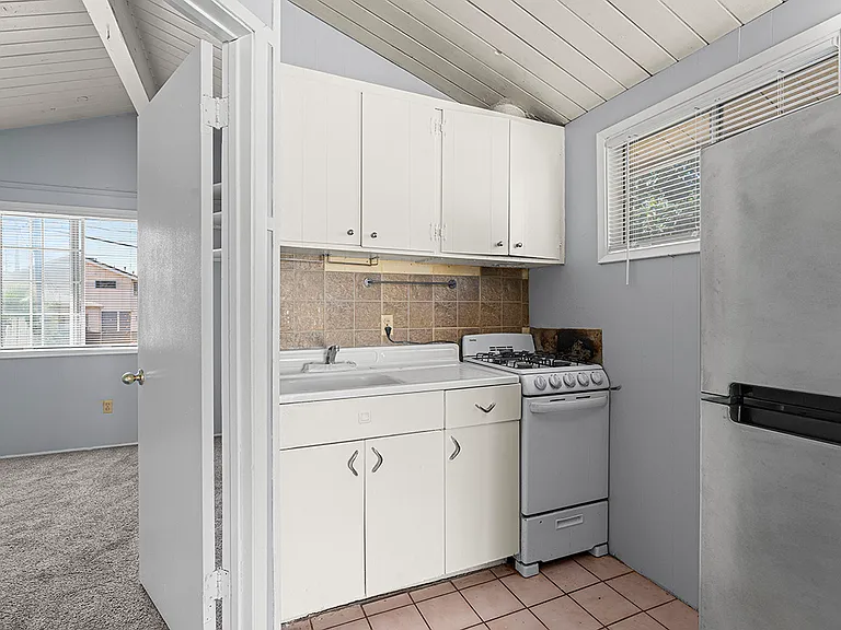 5618 Riley St — Photo 18