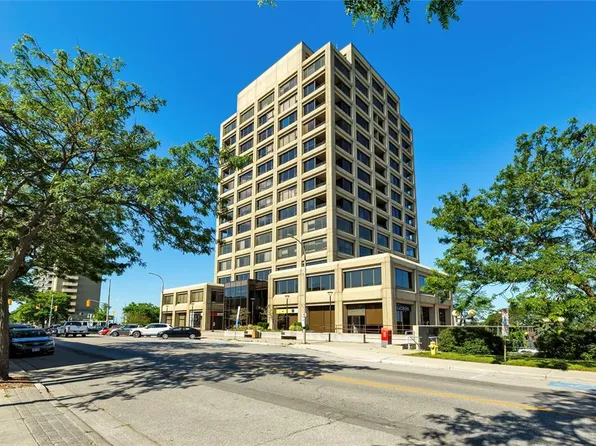 201 Front St N #1103, Sarnia, ON N7T 7T9