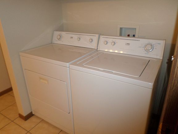 2nd image of 926-928 W Osage St