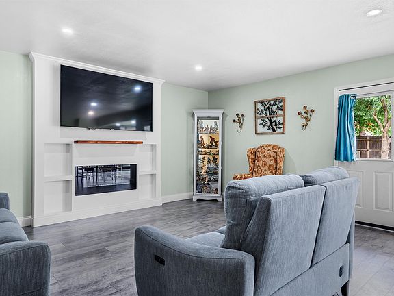 4th image of 7513 Castillo Rd