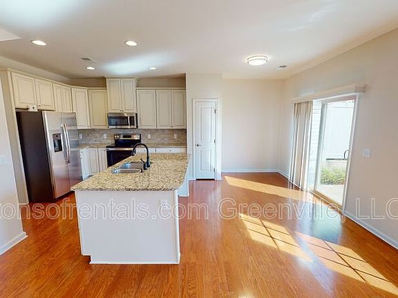 5th image of 143 W Stableford Dr